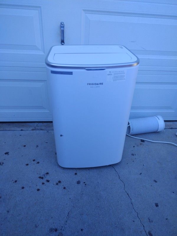 Frigidaire Gallery Portable B TU COMFOT CONNECT QUICK GLANCEIGHT FEATURE AIR CONDITIONERS MODEL.GHPC132 A B 10