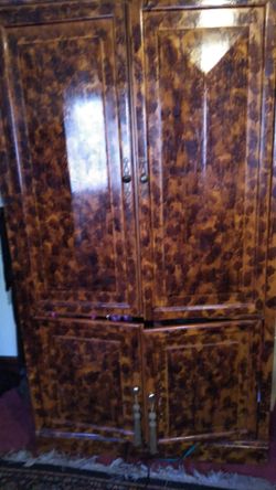 Nice armoire