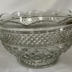 Vintage Anchor Hocking Wexford Pattern Pressed Glass Footed Large Fruit Bowl