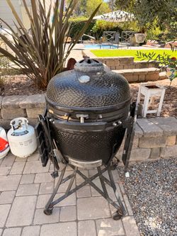 Pit Boss Camado ceramic BBQ grill