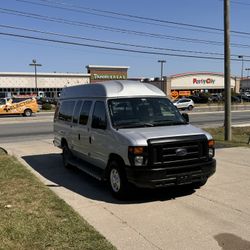 2013 Ford E-350