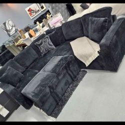 ✨️ Sectionals, 2pc Sofas ✨️ Furniture Queen Bedrooms, Dining Avail