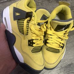 Jordan 4 Size 5y