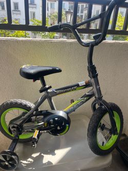 Huffy 12” Rock It Kids Bike w/ training wheels
