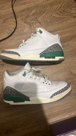 jordan lucky green 3’s