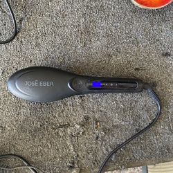 José Eber Digital Straightening Brush