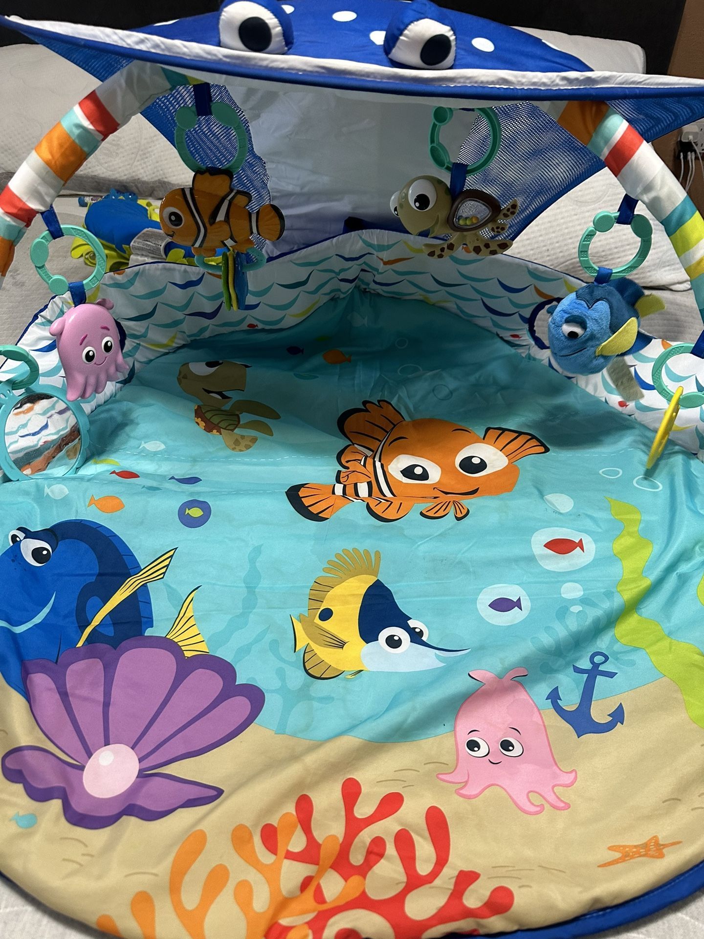 Bright Starts Disney Baby Finding Nemo Mr. Ray Ocean Lights & Music Gym