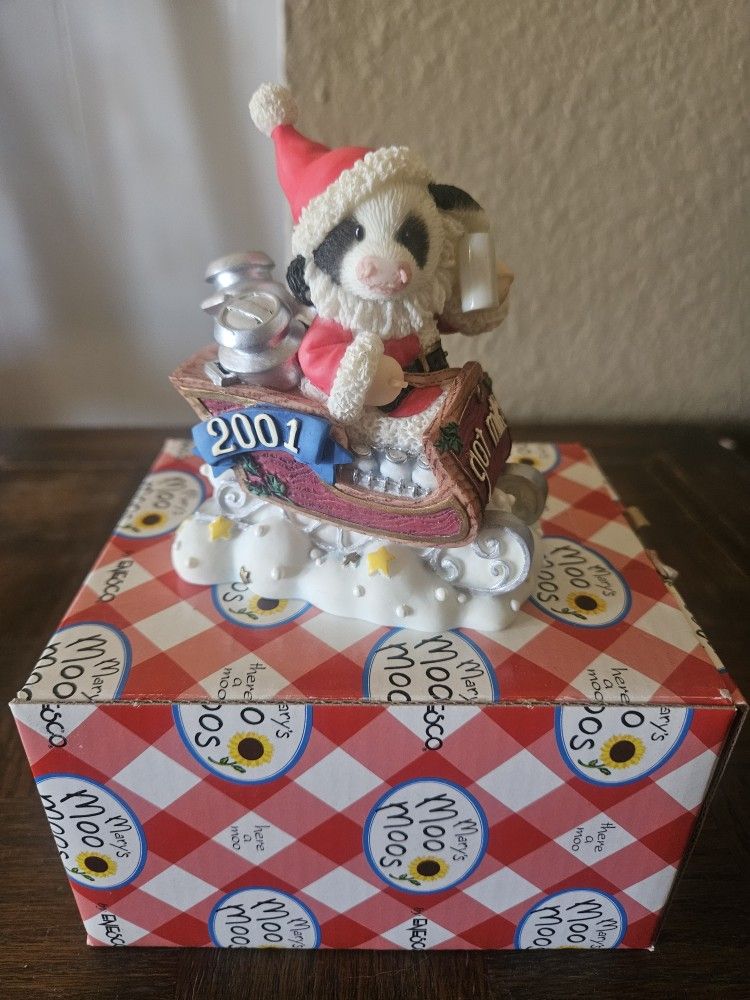 Mary Moo Moos "Got Milk " 2001 with Original box 858935
