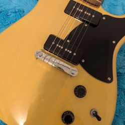 Squier Paranormal Stratosonic