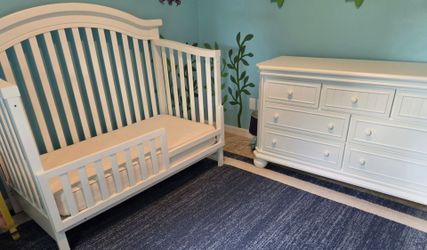 Elegant White Wood Crib and Matching Dresser