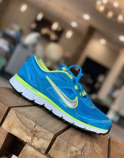 comerciante Viaje Llevar Women's Nike Dual Fusion ST Sneakers Size 9.5 for Sale in Fort Worth, TX -  OfferUp