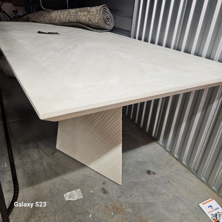 Gabby - Atticus Dining Table