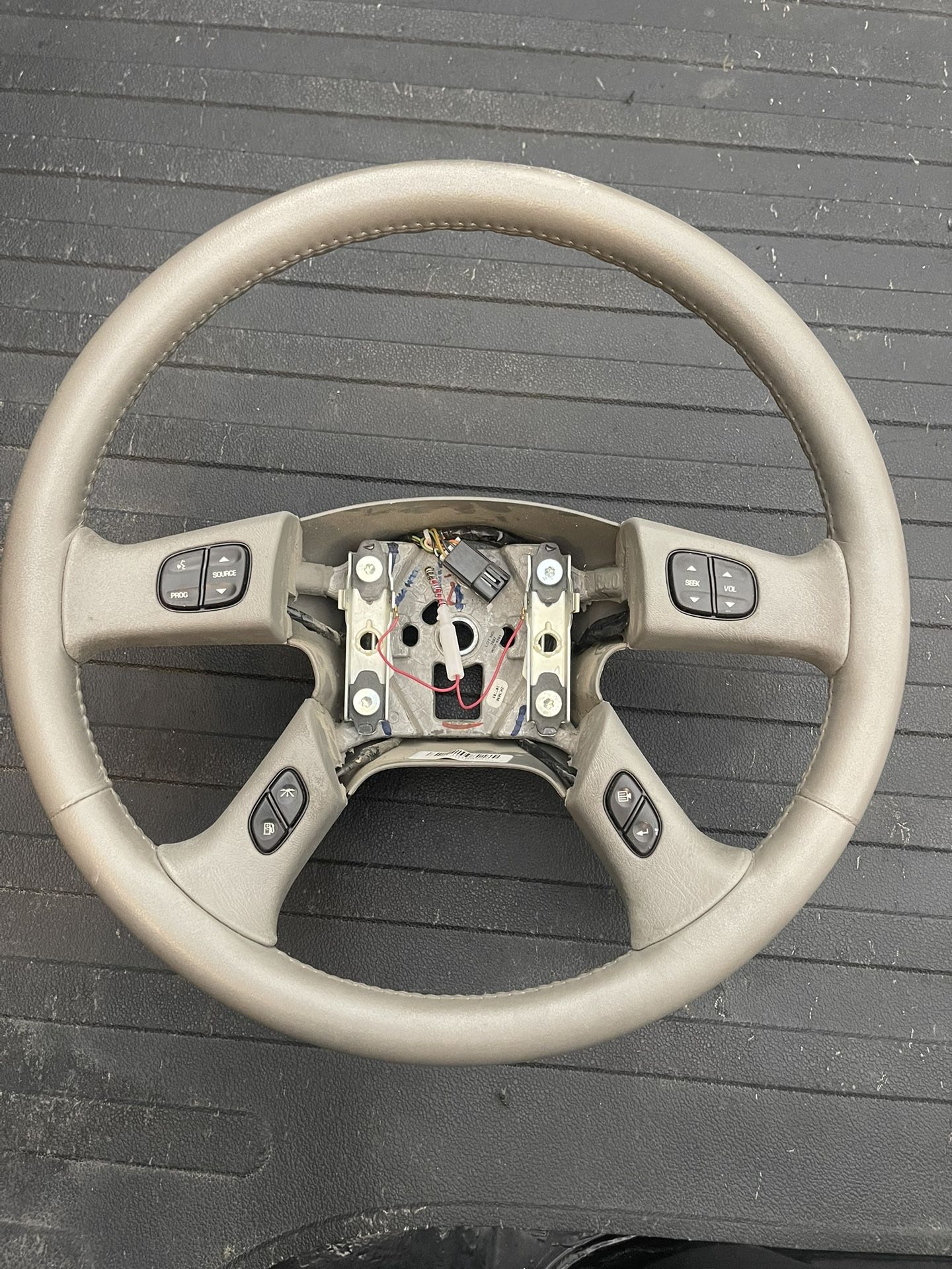 GMC Yukon 03-06 Steering Wheel 