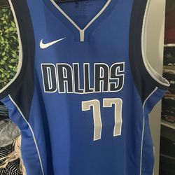 Dallas Mavericks Luka Dončić Jersey