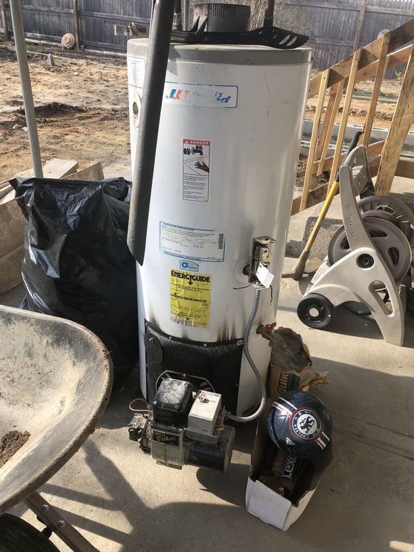 30gal (oil) hot water tank for Sale in Medford, NY OfferUp