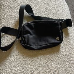 Lululemon Everywhere Belt Bag Black