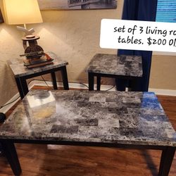 Set Of 3 Tables For Living Room For Sale In Excellent Condition 