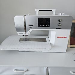 Bernina 710 Sewing/Quilting Machine 