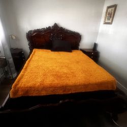 Dresden Queen Wooden Panel Bedroom Set 