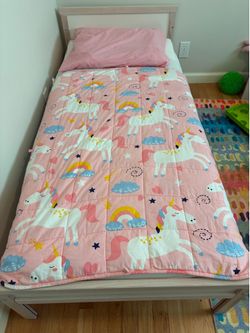 Toddler bed w/ mattress-like new