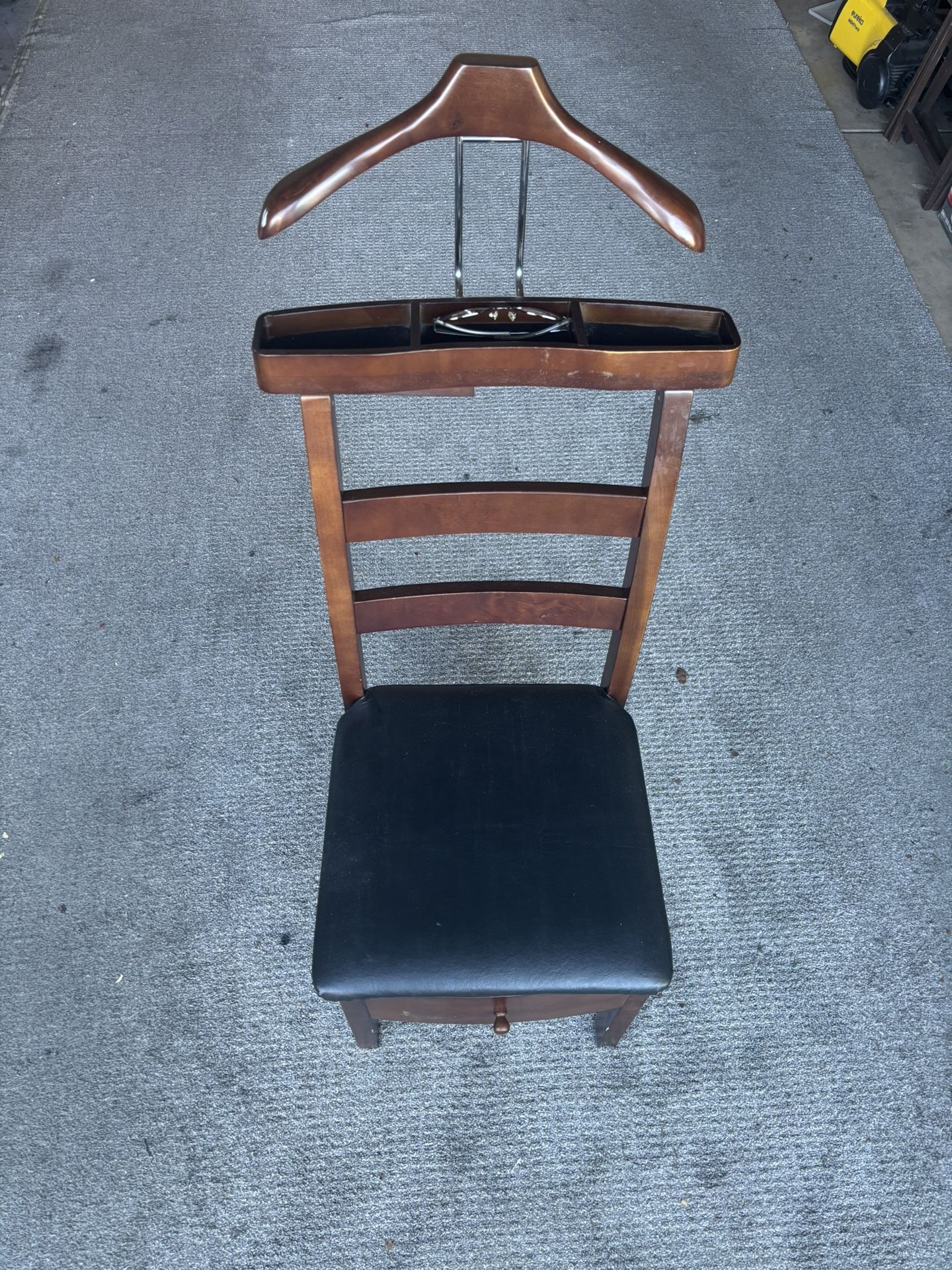 Gentleman’s Valet Chair