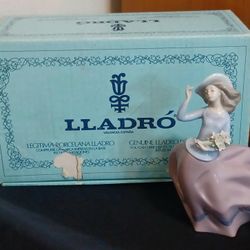 Retired Vintage Lladro #5590 “Spring Breeze” Fine Porcelain Figurine with Box