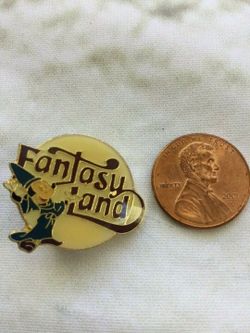 Rare 1985 Vintage Walt Disney Mickey Mouse Wizard Fantasyland Pin Brooch