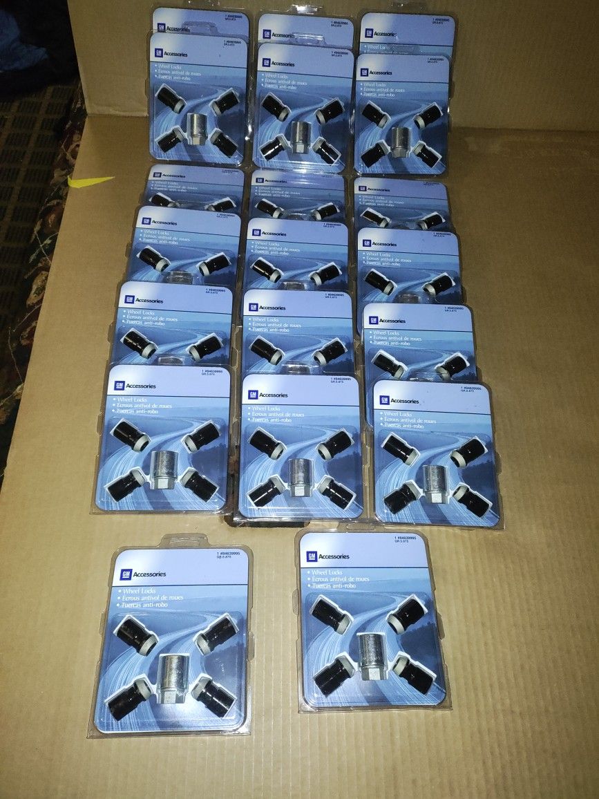 Brand New GM Lock Lug Nuts