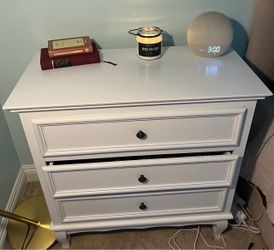 White 3-Drawer Dresser with Dark Knobs