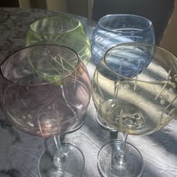 Set Of 4 Colored Wine Glasses 