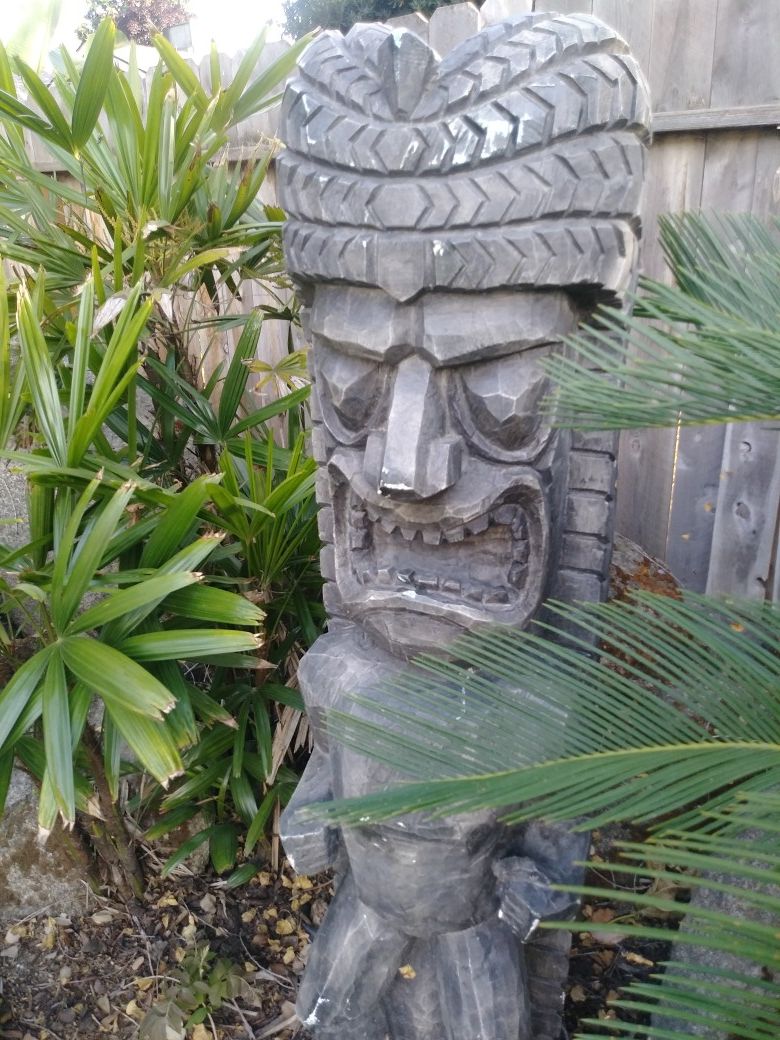 Solid wood TIKI