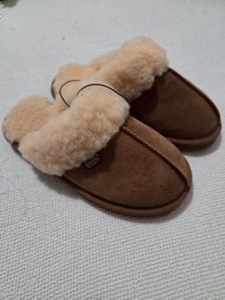 Pawz bearpaw slippers