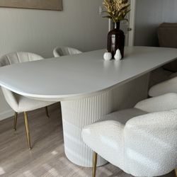 Modern Dining Table & Chairs