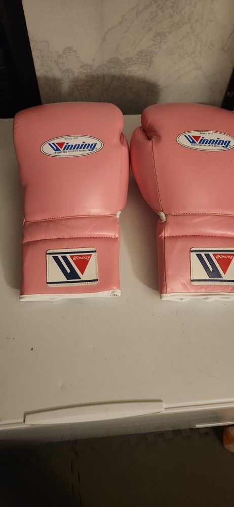 14 Oz Pink Boxing Gloves With free hand Wraps