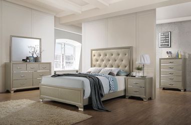 Brand new queen bedroom set$999.financing available no credit needed