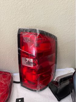 2014-2018 chevy silverado tail light
