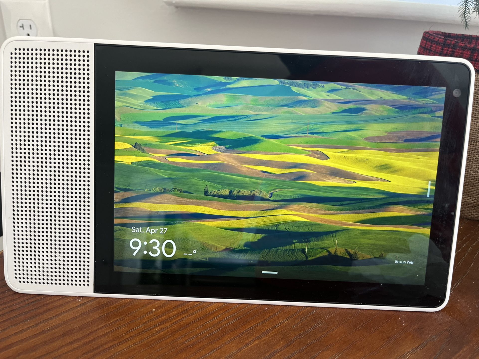 Lenovo Smart Display 10 with Google Assistant