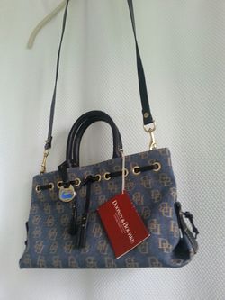 Dooney & Bourke tassel tote-NWT