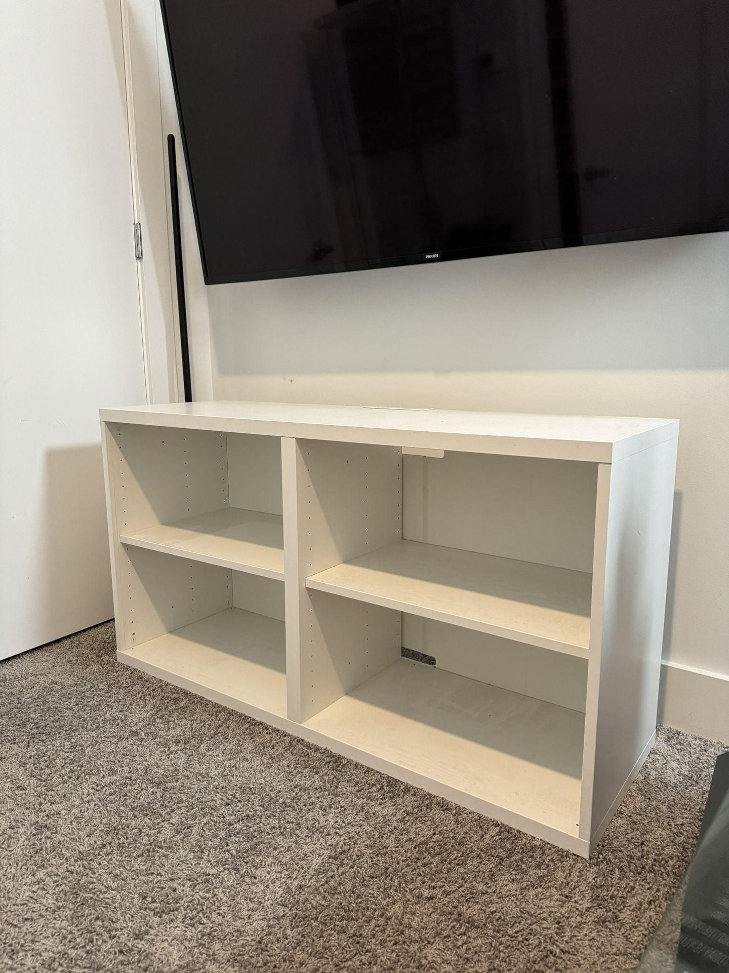 TV STAND 