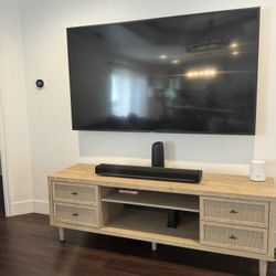 75” Samsung Smart Tv with Wall Mount