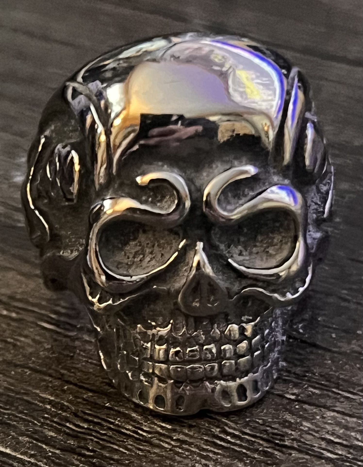 Large sterling silver scull ring