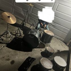 Pearls drum set 