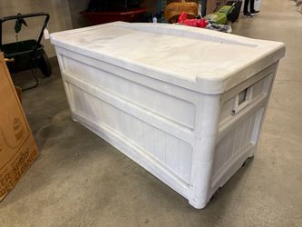 SUNCAST Outdoor Storage Cabinet with Handles