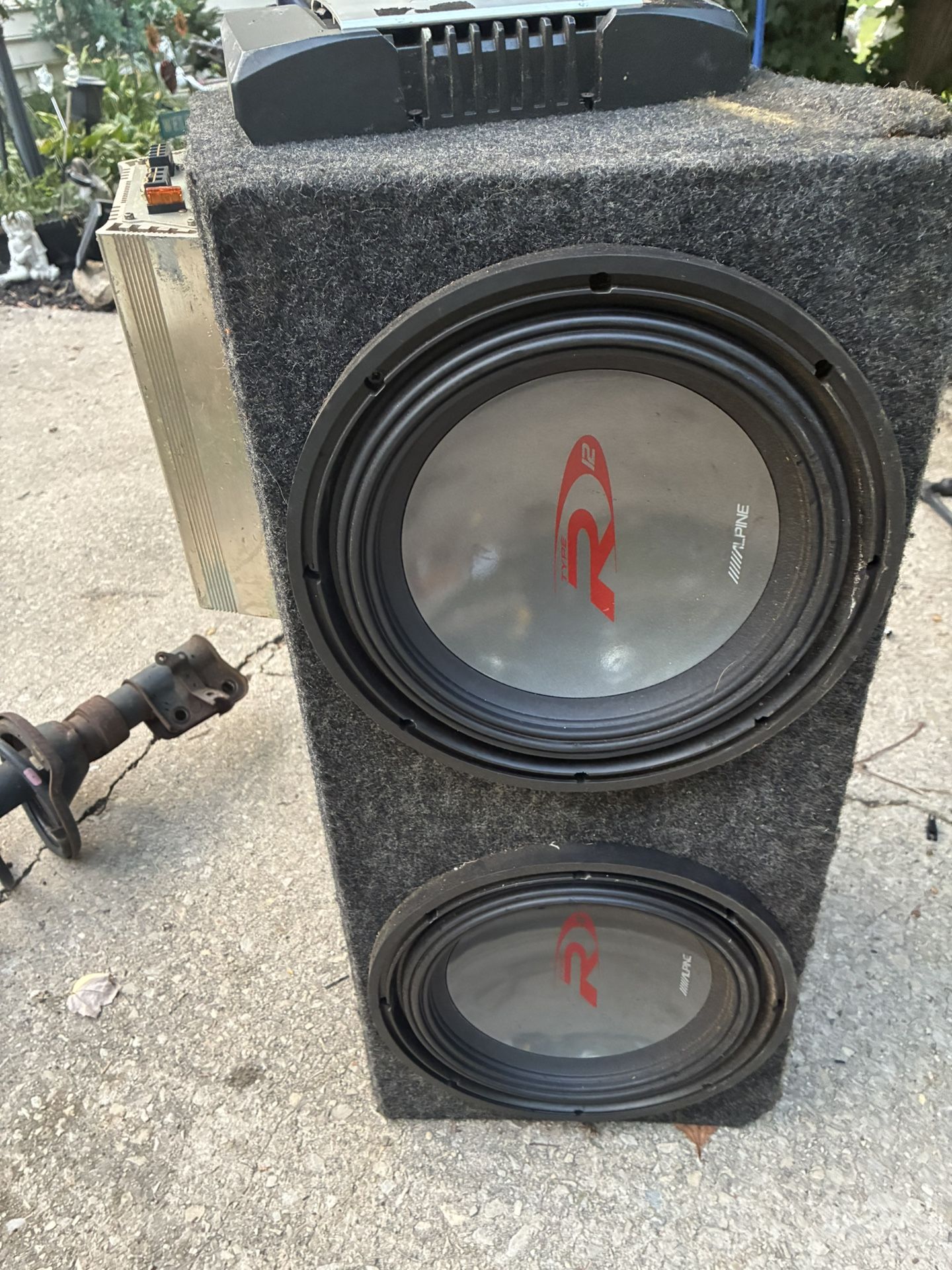 Alpine 12’s And Amp