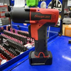 Snap On 14.4 V 1/4 HEX Quick Cordless Impact Driver