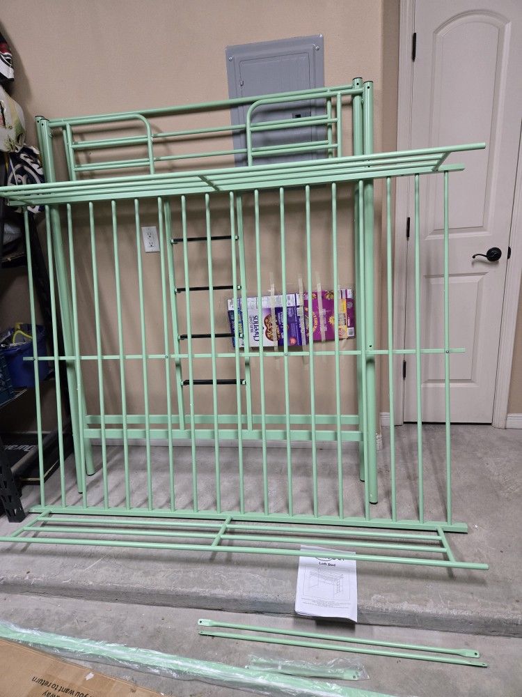 New Loaf Bed / Nueva Cama Alta