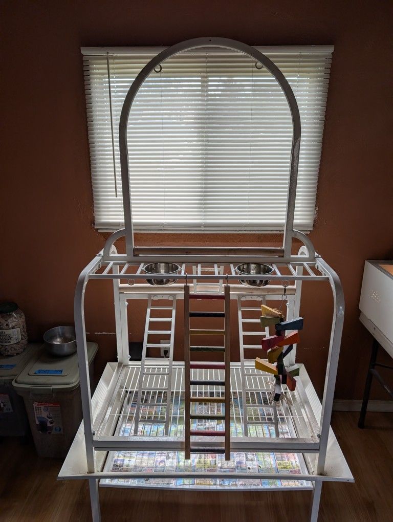 Deluxe Parrot Stand
