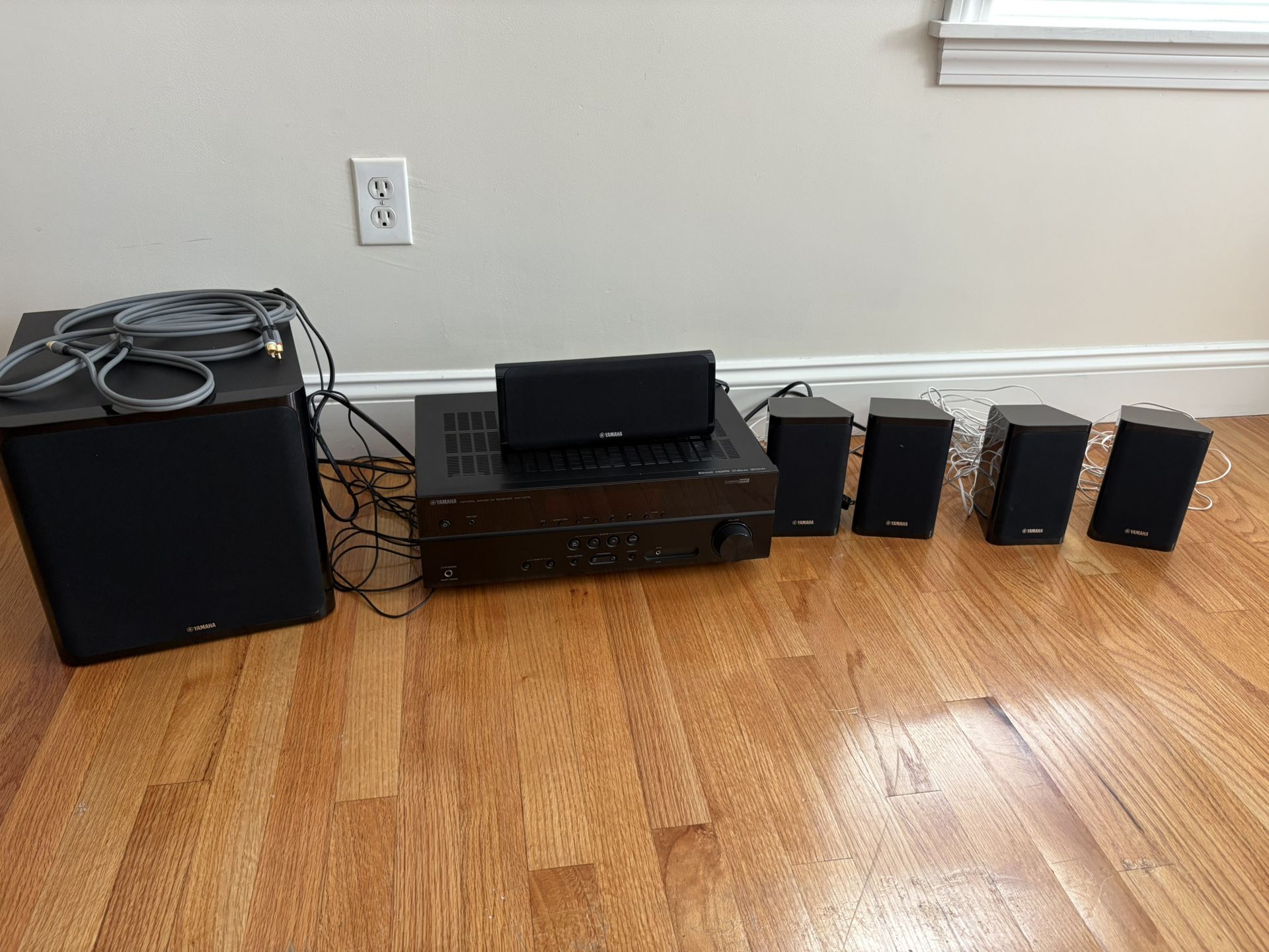 Yamaha Home Theatre Surround Sounds Stereo System