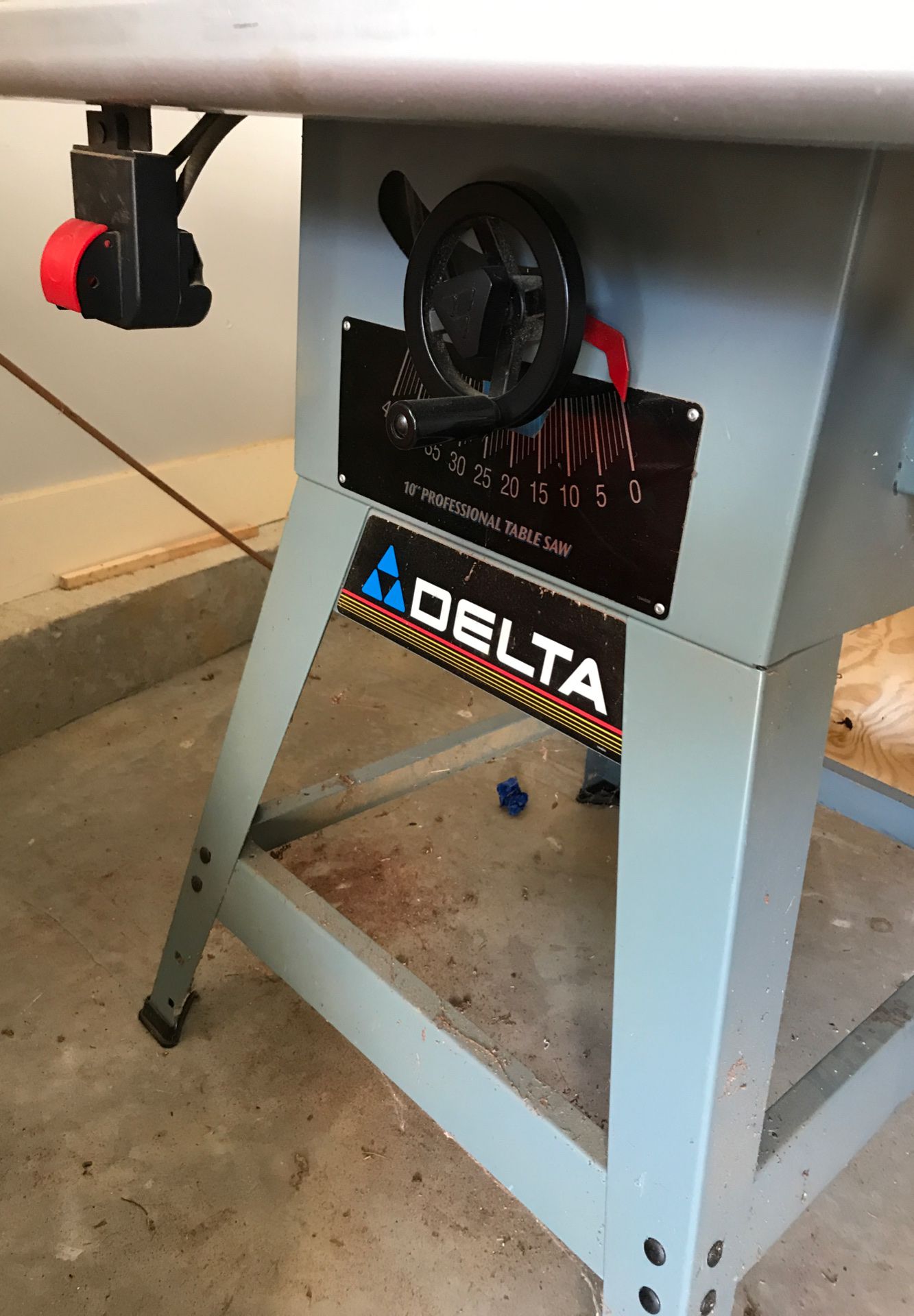 Delta 10” Professional Table Saw