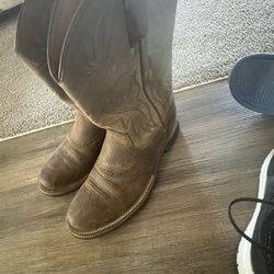 Size 11 Ariat Boots 